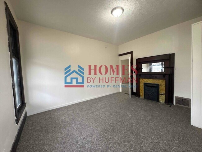 Building Photo - Three Bedroom House | Now Available
