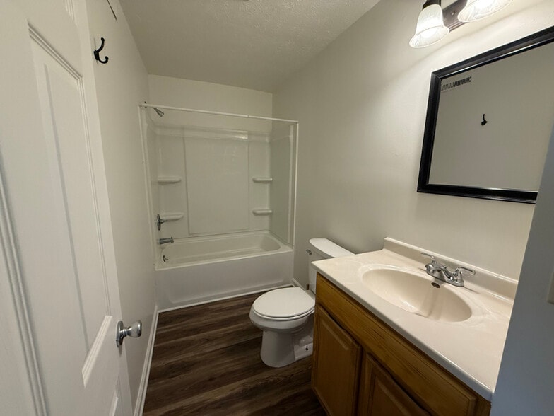 Building Photo - 1513 S 20th St