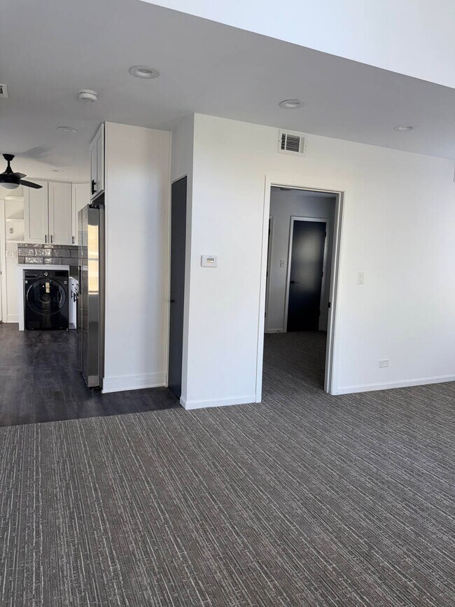 Building Photo - 538 N Taylor Ave