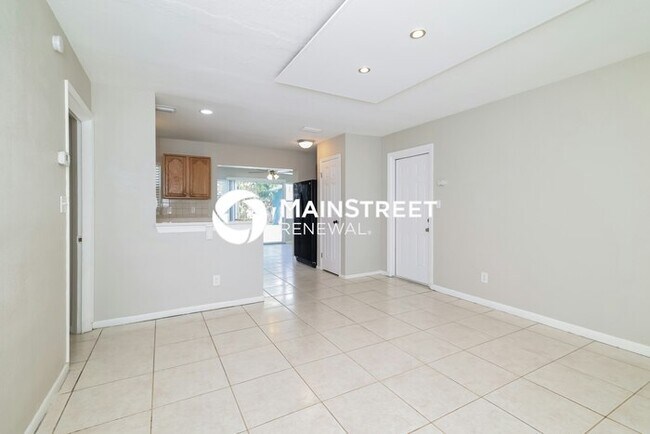 Building Photo - 3 Bedroom Pet-Friendly Home in ORLANDO, FL with Main Street Renewal