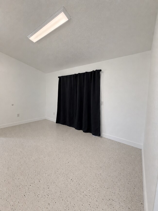 Building Photo - 71810 El Paseo Dr