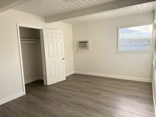 Building Photo - 3174 Ameno Rd