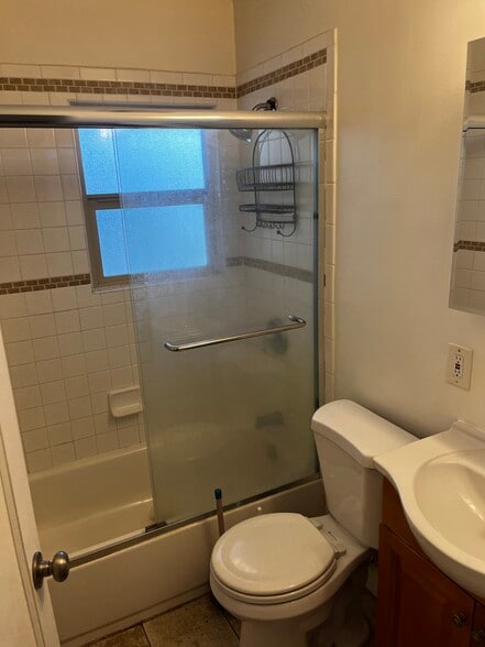 Building Photo - 2727 Gaynor Ave