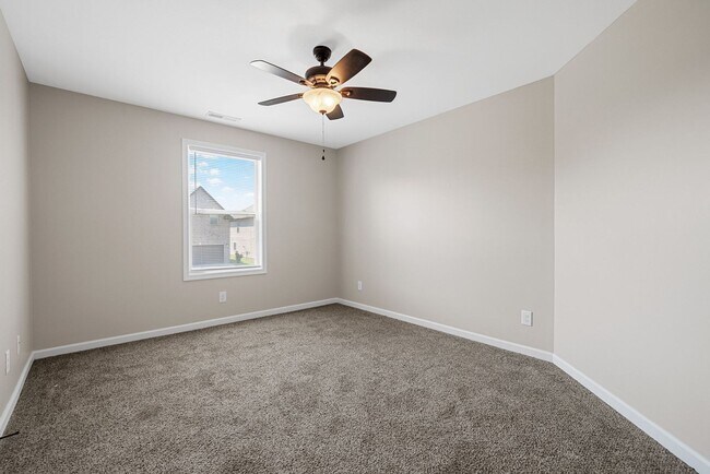 Building Photo - Pet Friendly Four Bedroom!