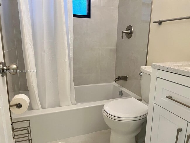 Building Photo - 5661 SW 4th St