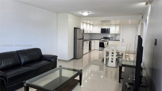 Building Photo - 1351 NE Miami Gardens Dr