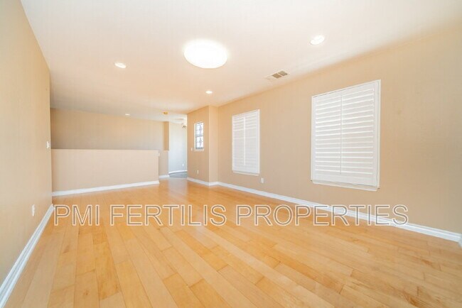 Building Photo - 12494 Breeze Ln