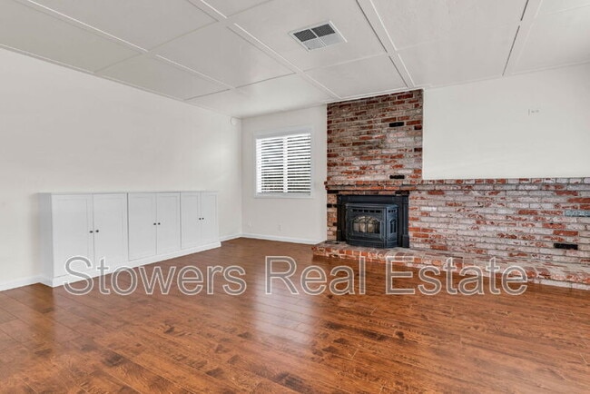 Building Photo - 3928 Dartmouth Way