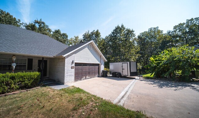 Building Photo - 19300 Lackey Ln
