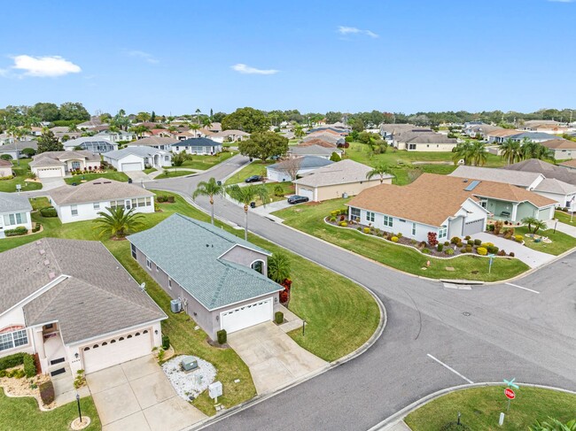Building Photo - 3063 Westmoreland Dr