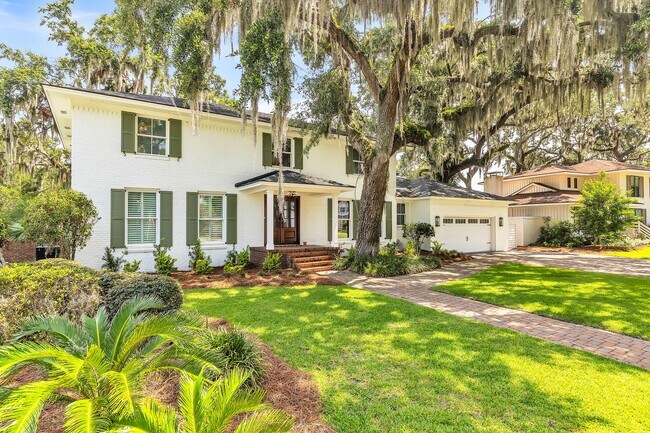 Primary Photo - Gorgeous Waterfront Home on Isle of Hope