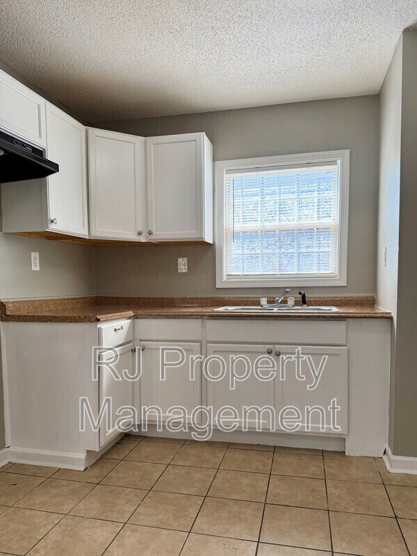 Building Photo - 3397 Farmville Rd