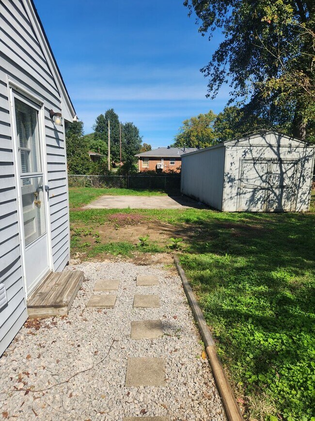 Building Photo - Newly updated 3 bedroom 1.5 bath home for rent in Valley Station!