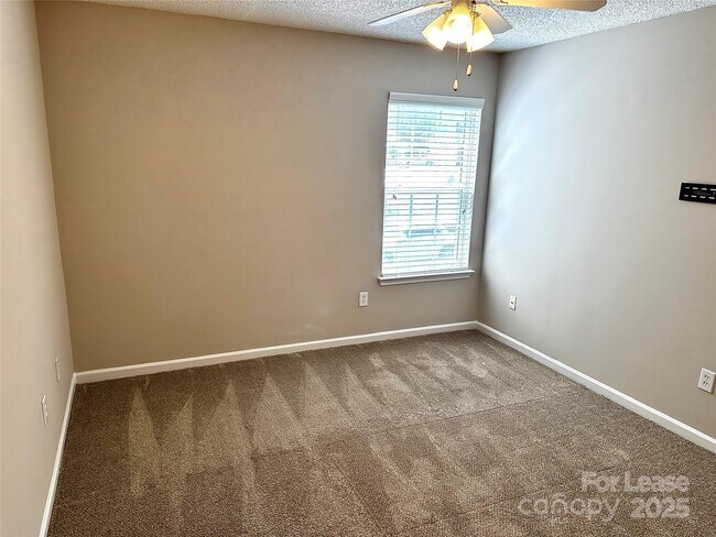 Building Photo - 8708 Laurel Run Dr