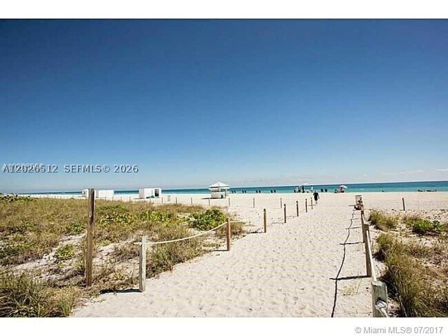 Building Photo - 2655 Collins Ave