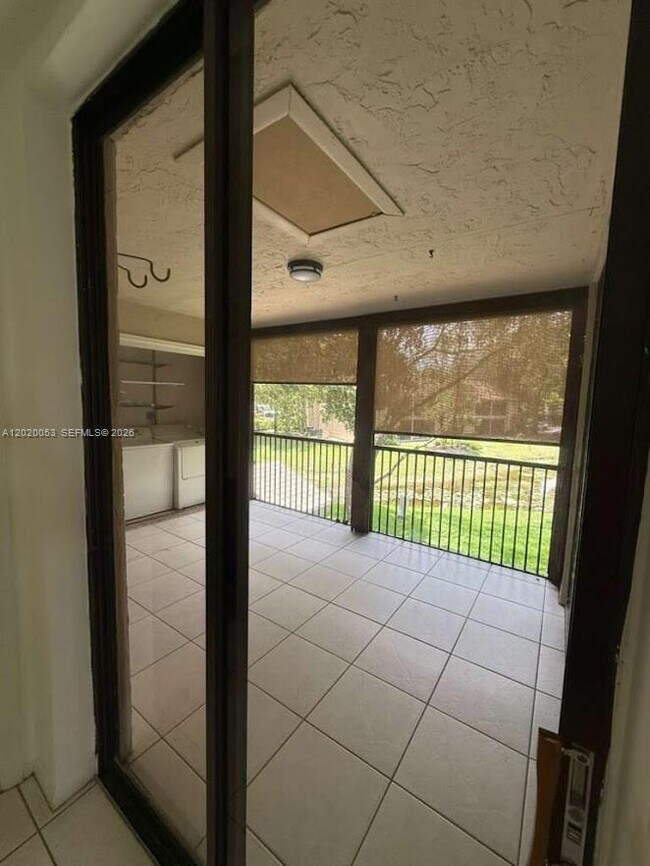 Building Photo - 4484 Carambola Cir S