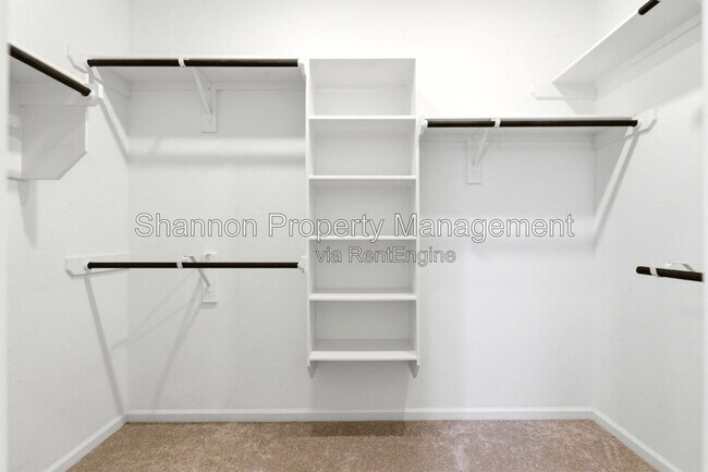 Building Photo - 3057 Pensacola Dr