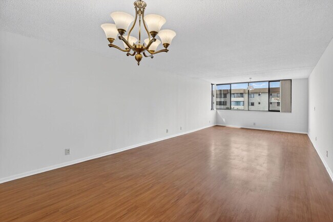 Building Photo - 8030 Hampton Blvd