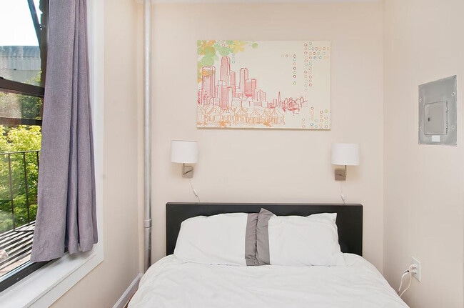 Building Photo - 2370 1st Ave