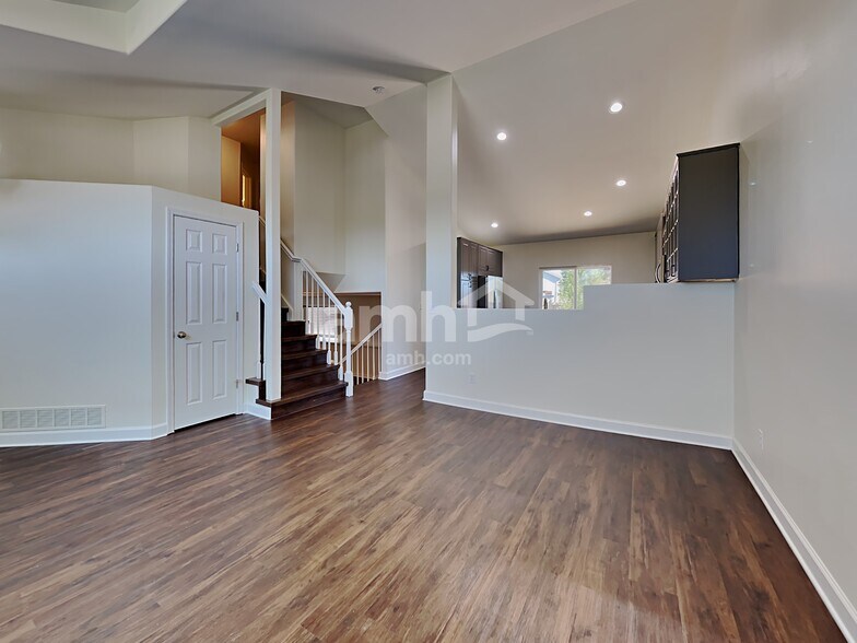 Building Photo - 5616 Marabou Way