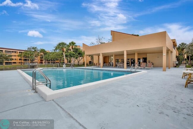 Building Photo - 8592 W Sunrise Blvd