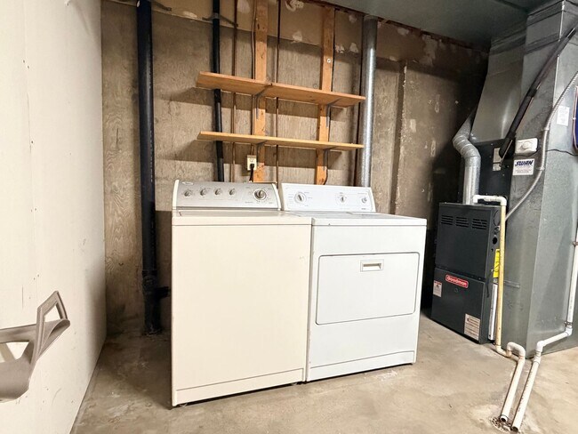 Building Photo - Updated Townhome in Centennial