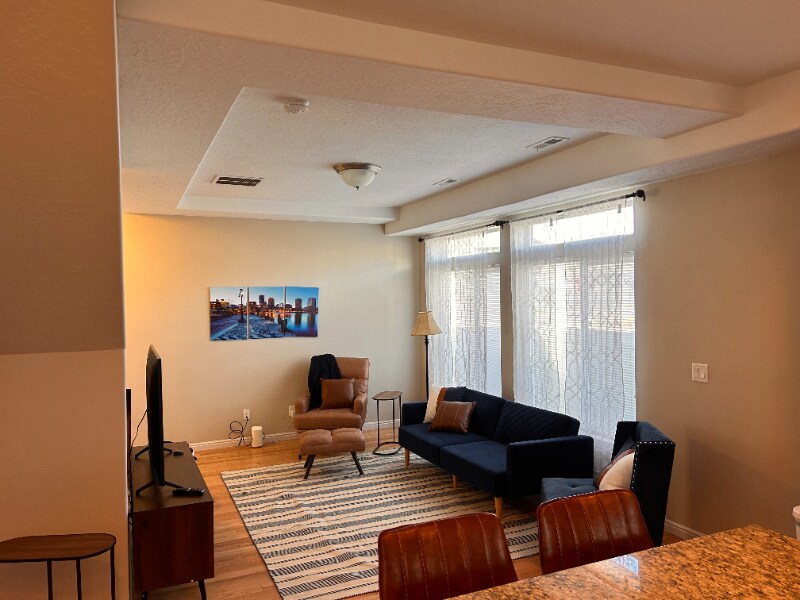 Building Photo - 405 S 740 E
