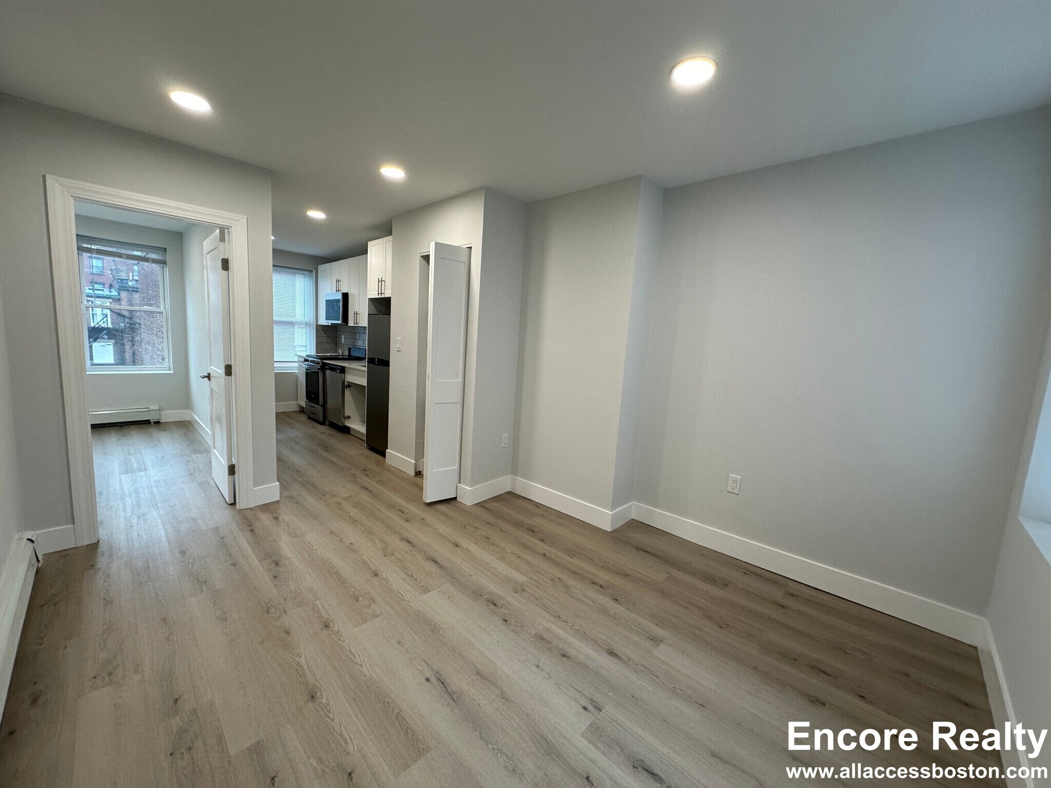 Building Photo - 44 Joy St