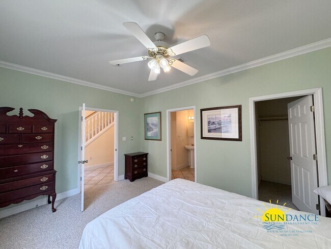 Building Photo - Furnished 4BR Waterfront Home in Fort Walt...