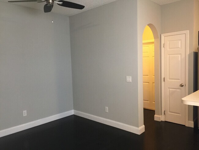 Building Photo - Gorgeous Townhouse in the heart of Avalon ...