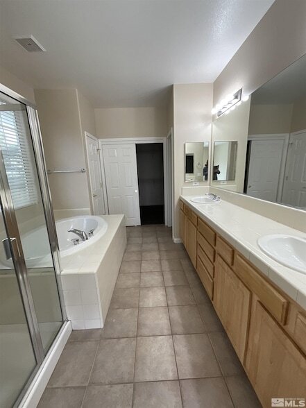 Building Photo - 2847 Falcon Ridge Dr