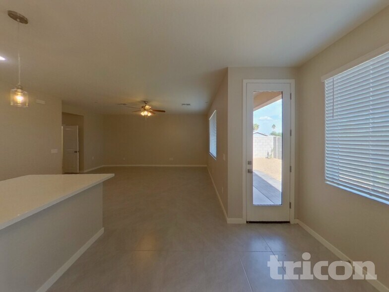 Building Photo - 4559 E Gary St