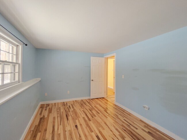 Building Photo - Spacious 4BR/2.5BA/2Car Garage Home with Finished Basement & Hardwood Floors – Gales Ferry