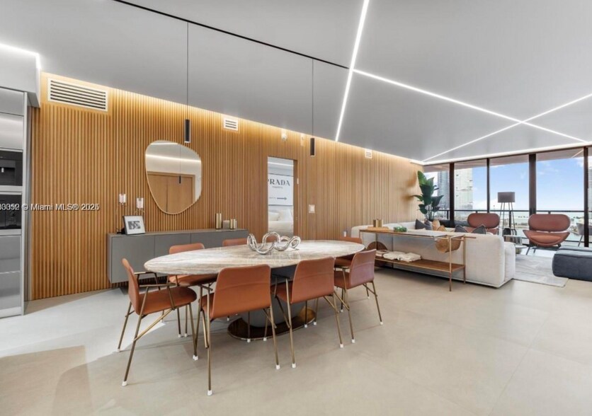 Building Photo - 5000 Island Estates Dr