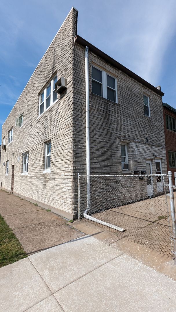 Building Photo - 1726 9th St