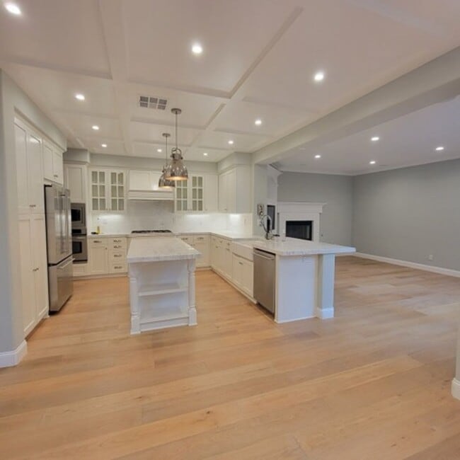 Building Photo - 3bd/2.5ba House In Bressi Ranch!