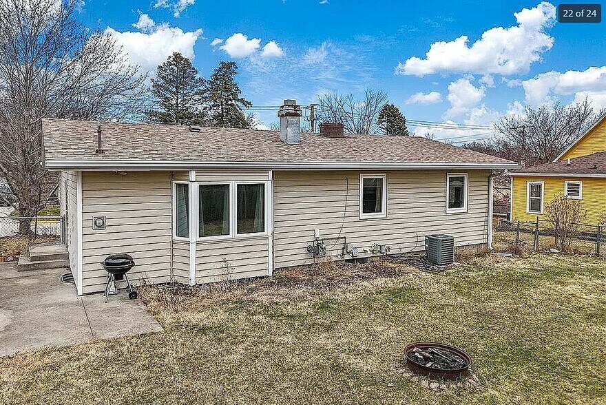 Building Photo - 3310 Tripp St