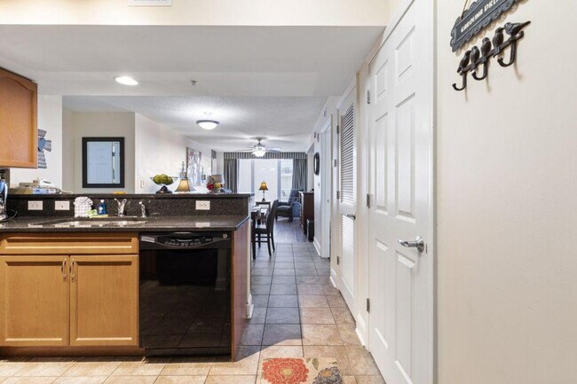 Building Photo - 1321 S Ocean Blvd