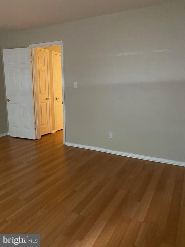 Building Photo - 310 Canterbury Rd