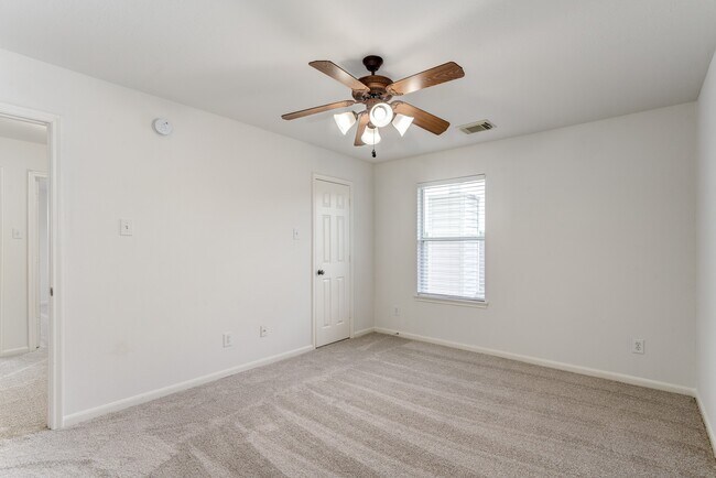 Building Photo - 16906 Shoal Park Dr