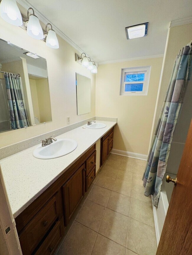 Building Photo - 3521 2nd Ave N