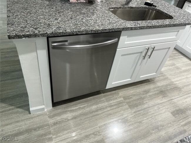 Building Photo - 1027 Eisenhower Blvd