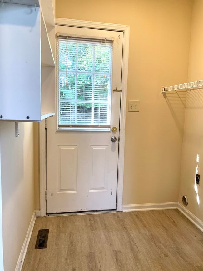 Building Photo - 1024 Poppy Seed Dr