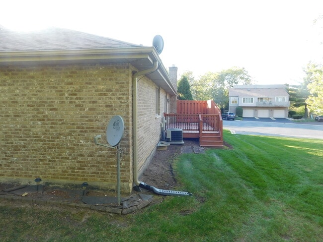 Building Photo - 16501 Nottingham Ct