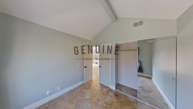Building Photo - Beautiful 2 Bd 2 Ba Condo at Silvertide Bear Brand