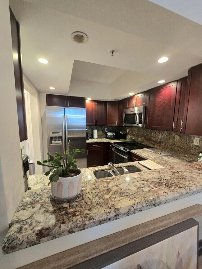 Building Photo - 3020 NE 32nd Ave