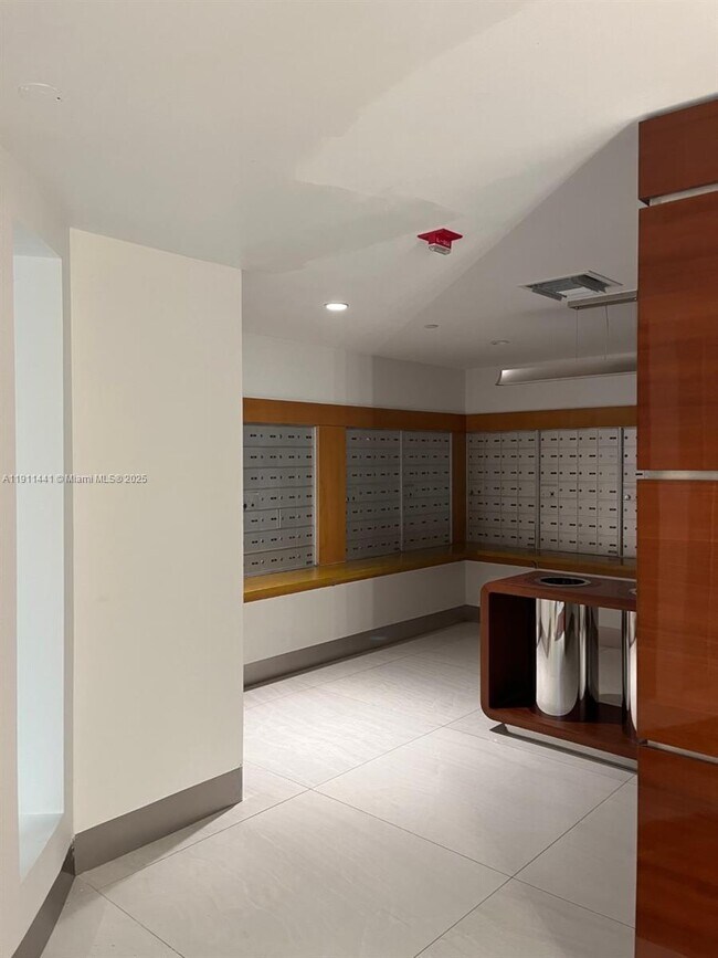 Building Photo - 90 Alton Rd