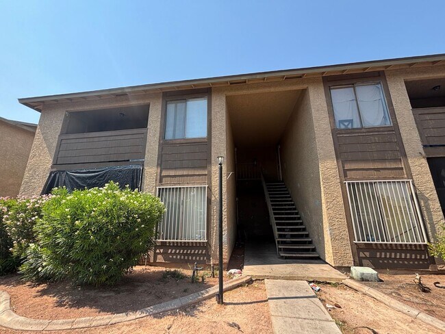 Primary Photo - 4590 Carriage Park Dr