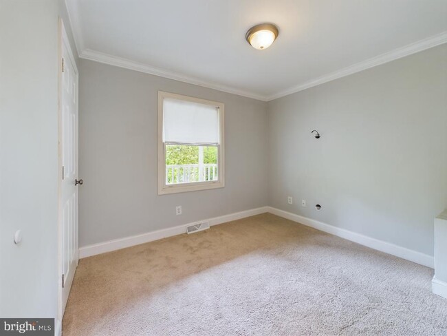 Building Photo - 2232 Aquia Dr