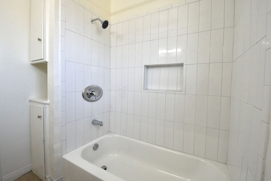 Building Photo - 5103 Cahuenga Blvd